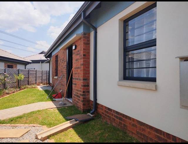 3 BEDROOM SIMPLEX FOR SALE IN ALBERTSDAL